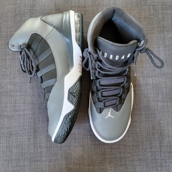 Nike Air Jordan Aura - Picture 2 of 6